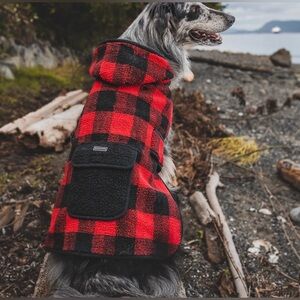 BRAND NEW WITH TAGS: Wilderdog Fleece Jacket (med)